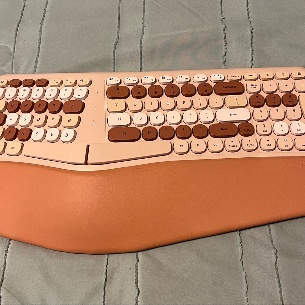 Nomi, ergonomic keyboard wireless